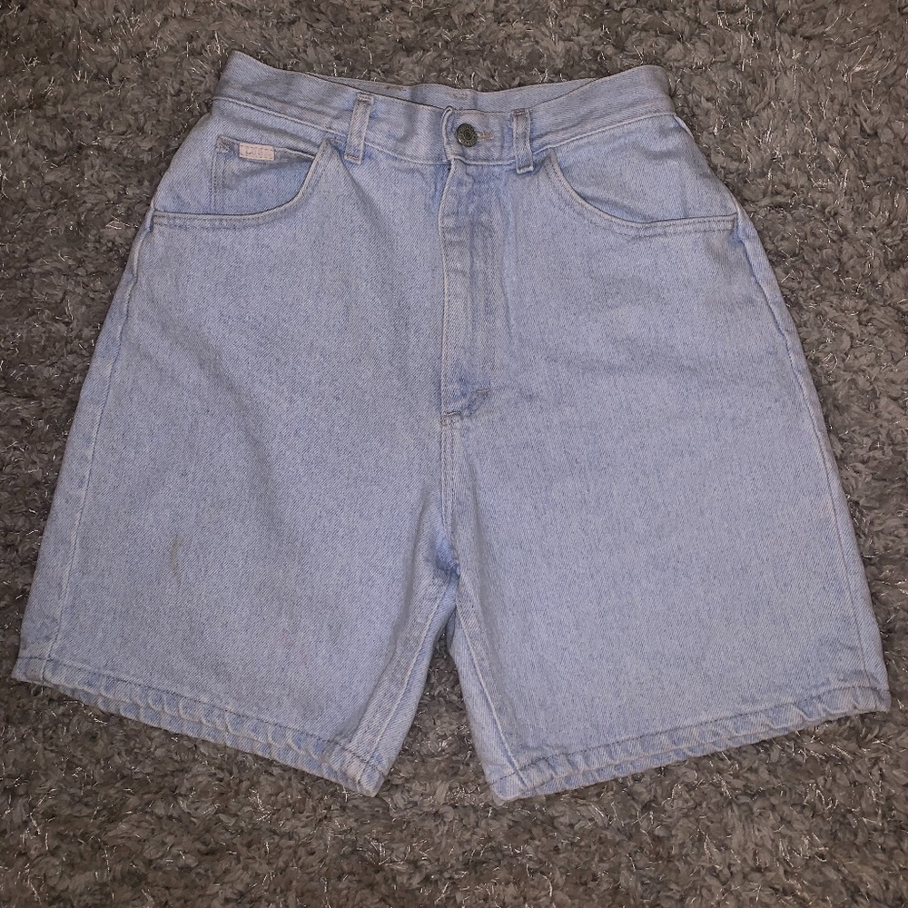 Lee Rider's high waisted Bermuda Light wash shorts